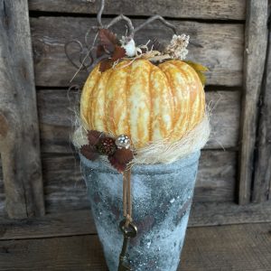 Élethű dísztök rusztikus cserépben